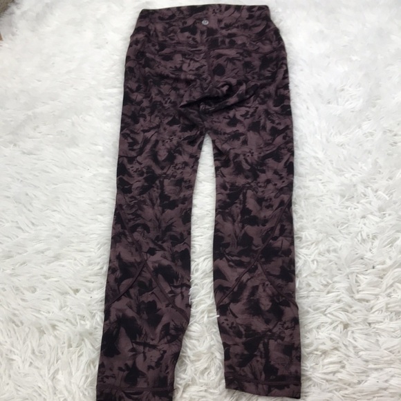 Lululemon In Movement Tight 25" *Everlux Mini Dusk - Picture 8 of 8